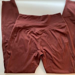 NWOT Alphalete Alphalux legging. Size Large